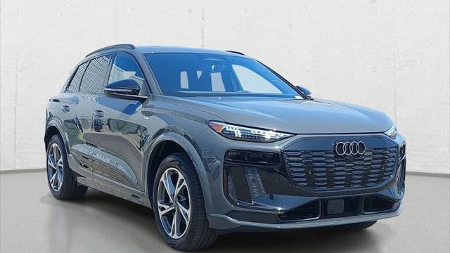 2027 Audi Q6 e-tron quattro Premium Plus
