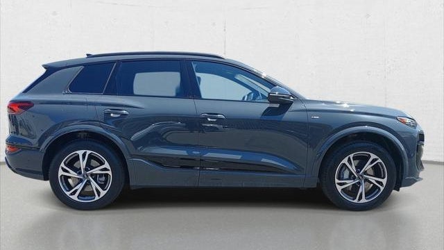 2027 Audi Q6 e-tron quattro Premium Plus