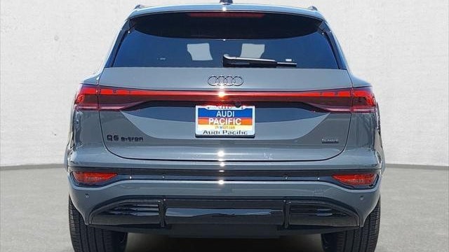 2027 Audi Q6 e-tron quattro Premium Plus
