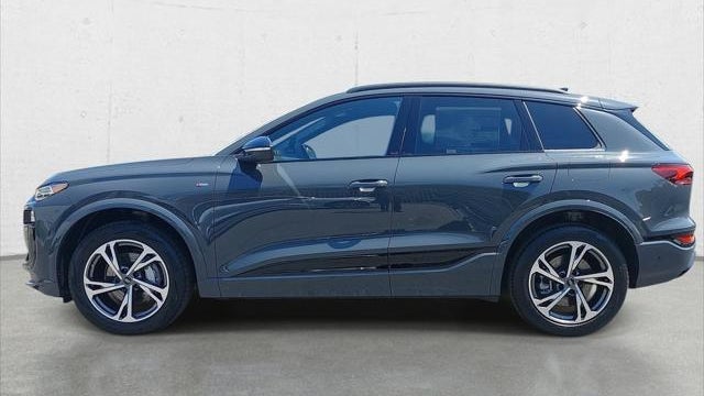 2027 Audi Q6 e-tron quattro Premium Plus