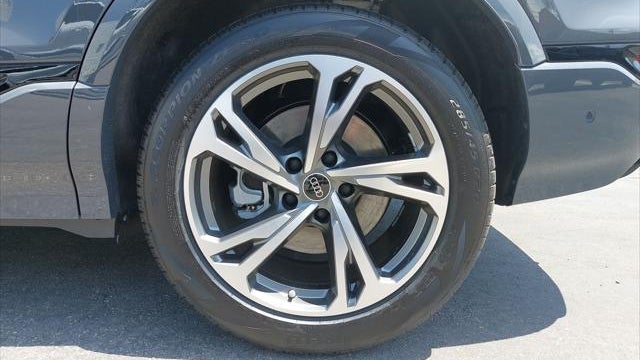 2027 Audi Q6 e-tron quattro Premium Plus