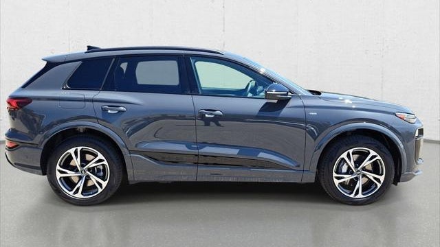 2027 Audi Q6 e-tron quattro Premium Plus