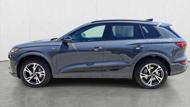 2027 Audi Q6 e-tron quattro Premium Plus