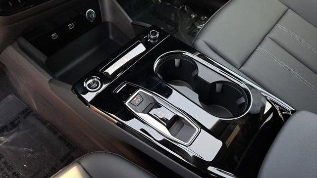 2027 Audi Q6 e-tron quattro Premium Plus