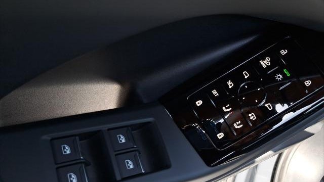 2027 Audi Q6 e-tron quattro Premium Plus