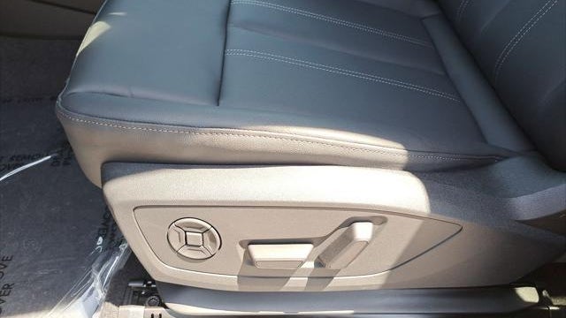 2027 Audi Q6 e-tron quattro Premium Plus