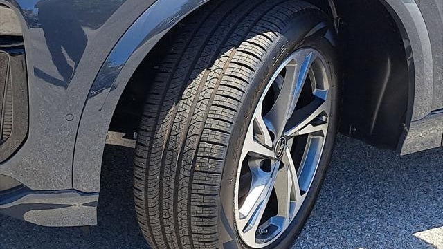 2027 Audi Q6 e-tron quattro Premium Plus
