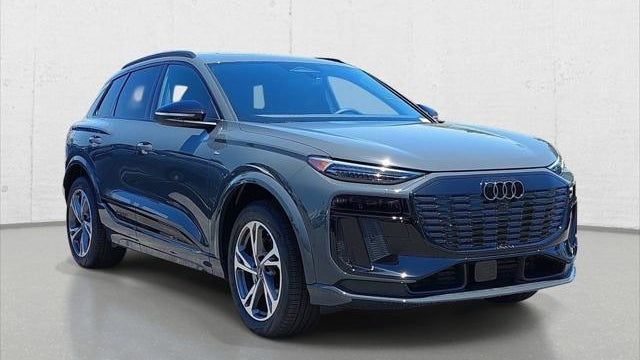 2027 Audi Q6 e-tron quattro Premium Plus
