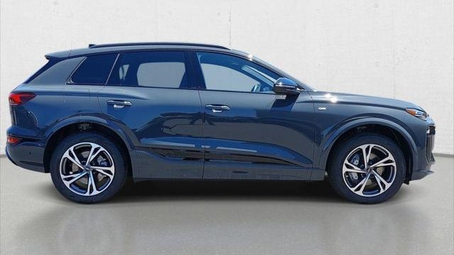 2027 Audi Q6 e-tron quattro Premium Plus
