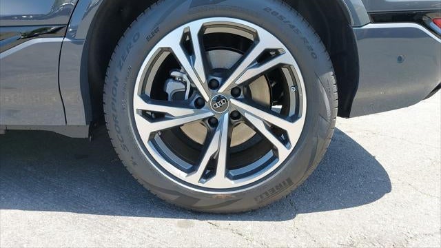 2027 Audi Q6 e-tron quattro Premium Plus