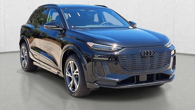 2027 Audi Q6 e-tron quattro Premium Plus