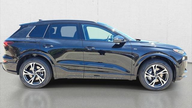 2027 Audi Q6 e-tron quattro Premium Plus