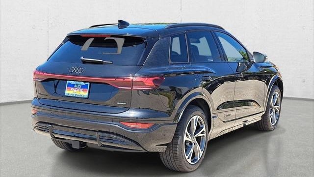 2027 Audi Q6 e-tron quattro Premium Plus