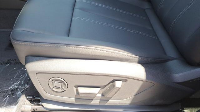 2027 Audi Q6 e-tron quattro Premium Plus