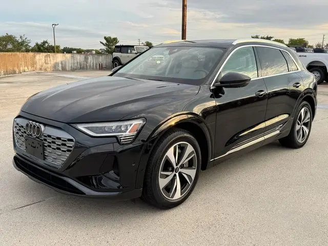 2024 Audi Q8 - $38,001