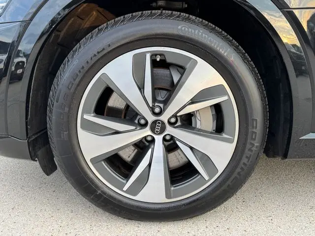 2024 Audi Q8 - $38,001