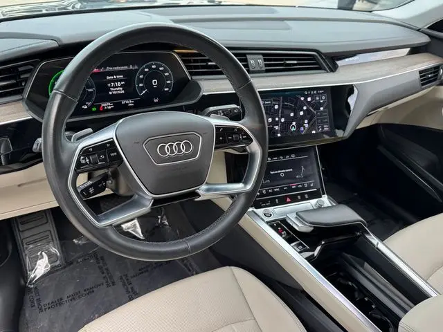 2024 Audi Q8 - $38,001