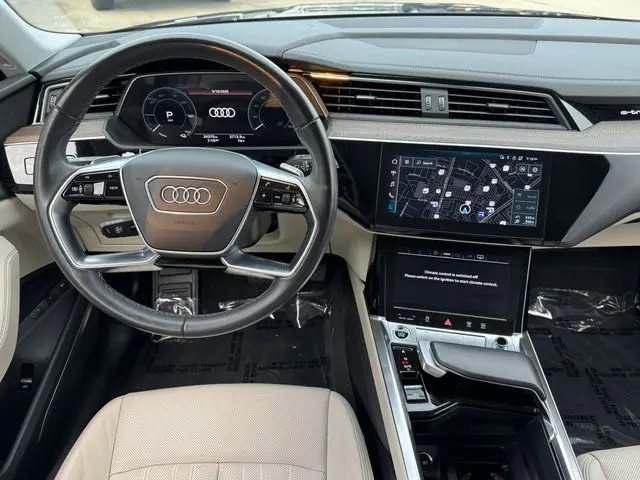 2024 Audi Q8 - $38,001