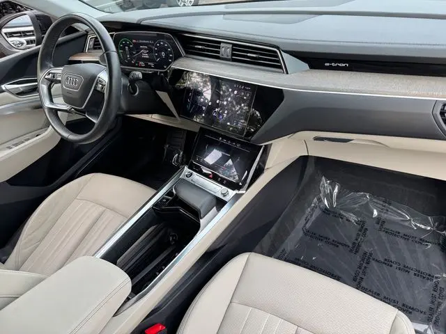 2024 Audi Q8 - $38,001
