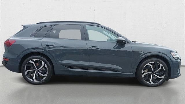 2024 Audi Q8 e-tron quattro Premium Plus