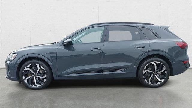 2024 Audi Q8 e-tron quattro Premium Plus