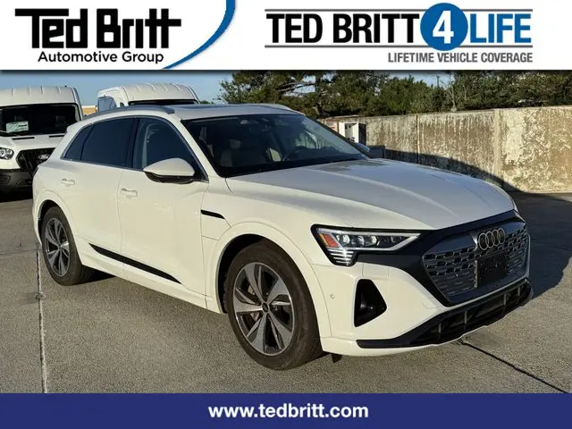 2024 Audi Q8 - $38,001