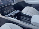 2024 Q8 e-tron Thumbnail 10
