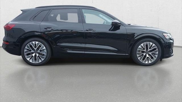 2024 Audi Q8 e-tron quattro Premium Plus