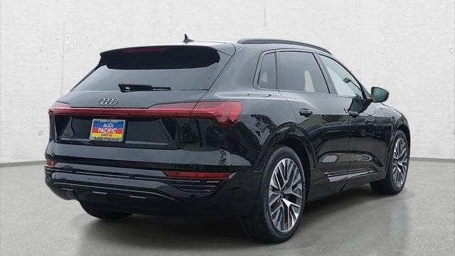 2024 Audi Q8 e-tron quattro Premium Plus