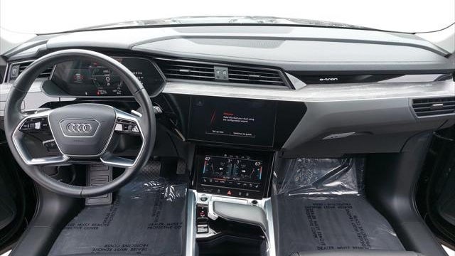 2024 Audi Q8 e-tron quattro Premium Plus