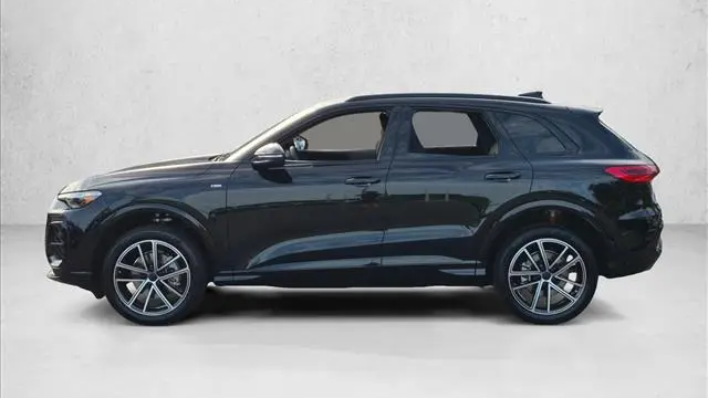 2026 Audi Q5 quattro Premium Plus TFSI
