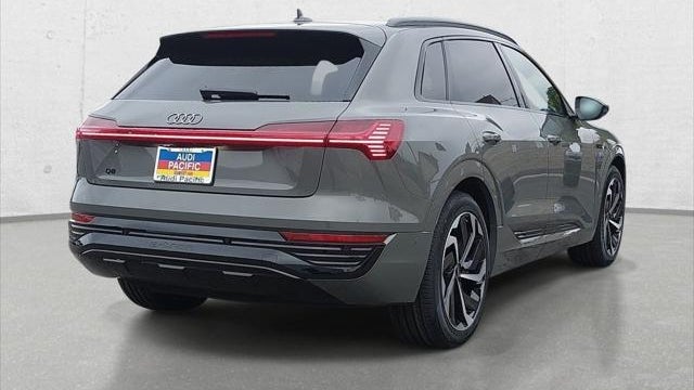 2024 Audi Q8 e-tron quattro Prestige