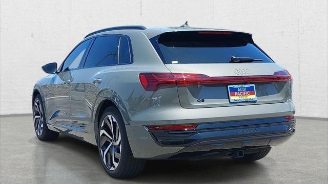 2024 Audi Q8 e-tron quattro Prestige