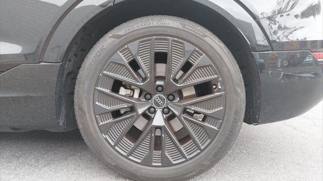 2024 Audi Q8 e-tron quattro Prestige
