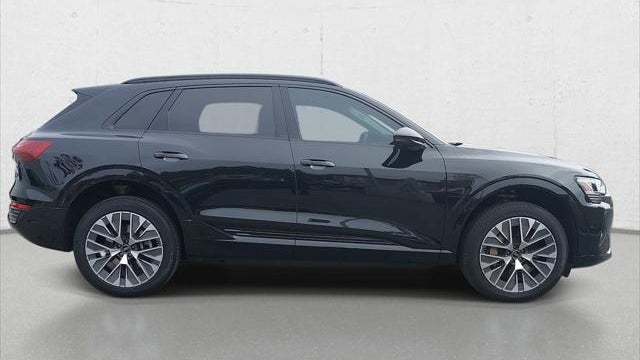 2024 Audi Q8 e-tron quattro Prestige