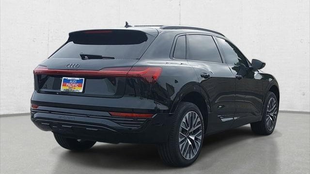 2024 Audi Q8 e-tron quattro Prestige