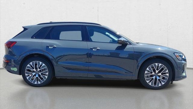 2024 Audi Q8 e-tron quattro Prestige