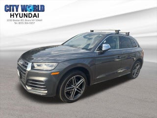 2019 Audi SQ5 with Daytona Gray Pearl Effect Exterior