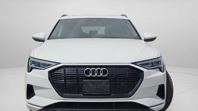 2021 Audi e-tron quattro Premium