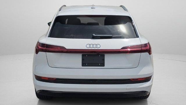 2021 Audi e-tron quattro Premium
