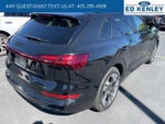 2022 e-tron Thumbnail 4