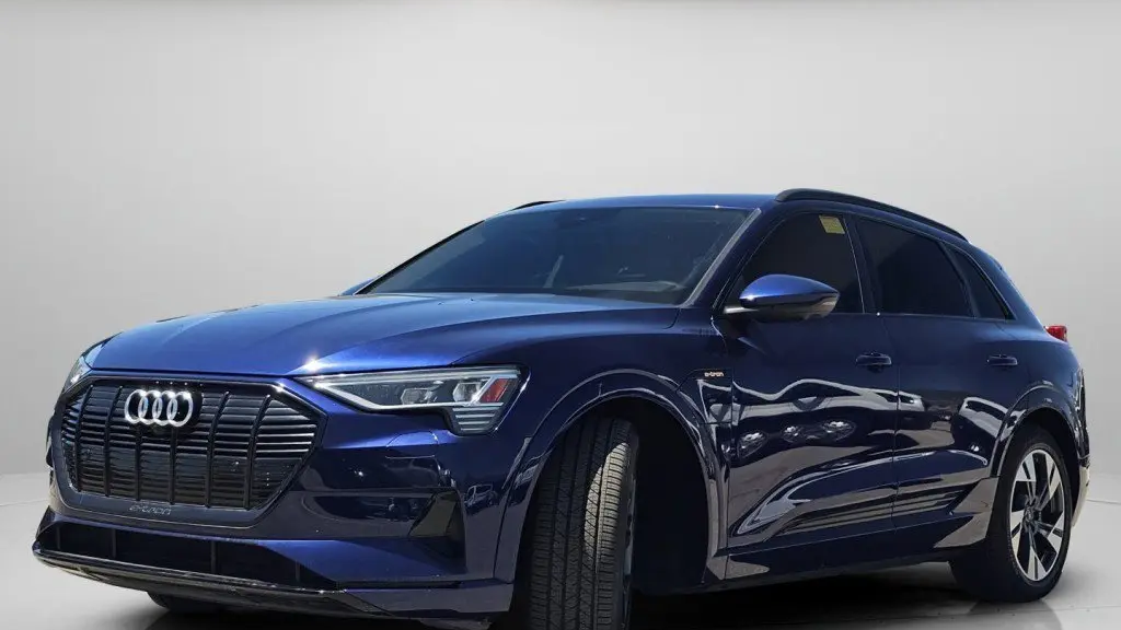 2021 Audi e-tron quattro Premium