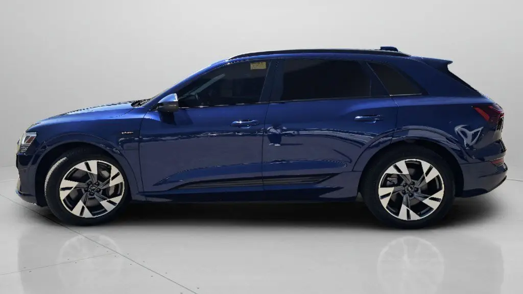 2021 Audi e-tron quattro Premium