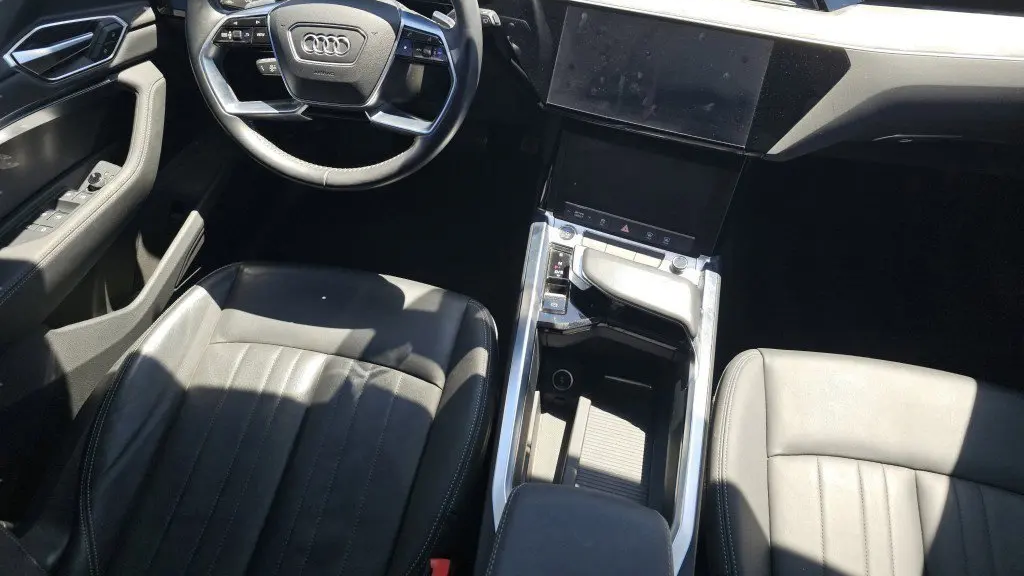 2021 Audi e-tron quattro Premium