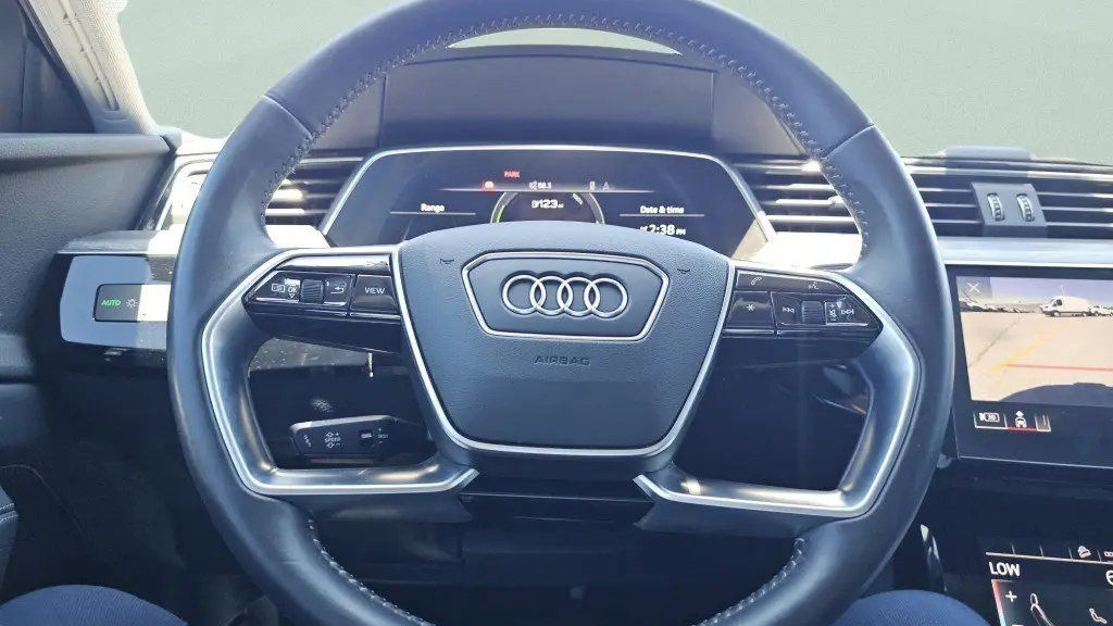 2021 Audi e-tron quattro Premium