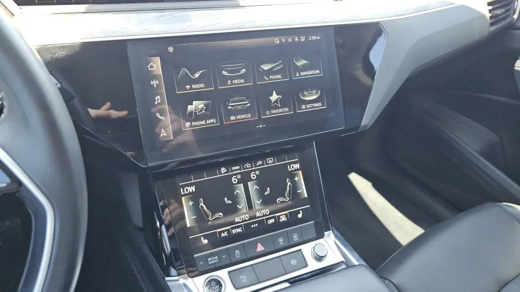 2021 Audi e-tron quattro Premium