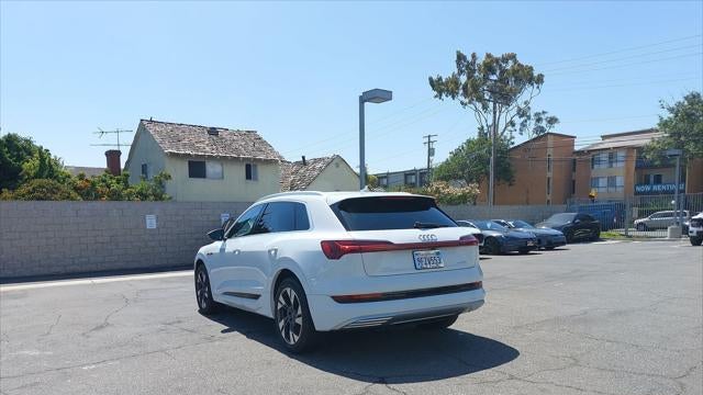 2023 Audi e-tron quattro Premium