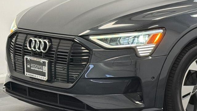 2021 Audi e-tron quattro Premium