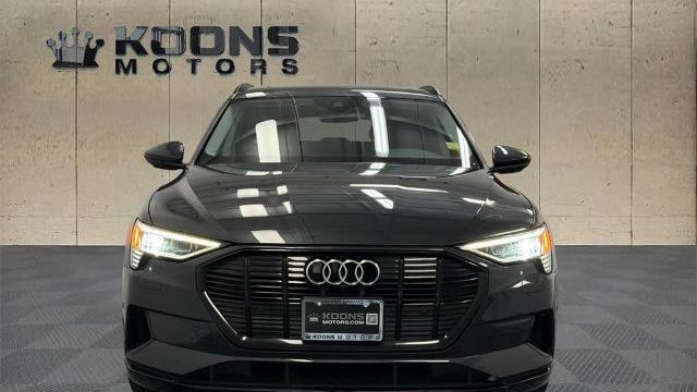 2021 Audi e-tron quattro Premium