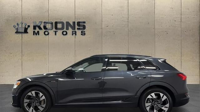 2021 Audi e-tron quattro Premium